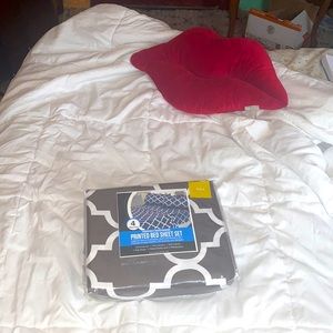 Printed bed sheet set!
